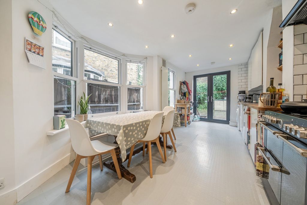 Property photo 1 of 19 1515834-13-6Aa011...