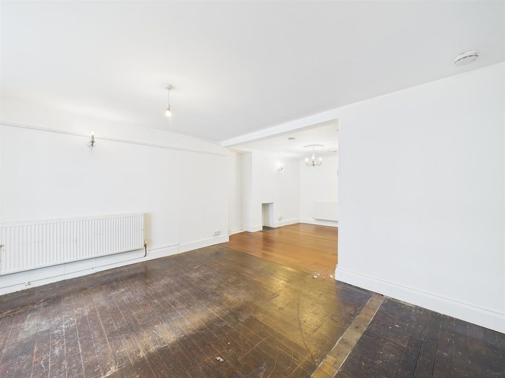 Property photo 2 of 19 Lounge/Diner