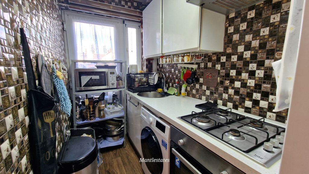 Property photo 3 of 13 Kitchen