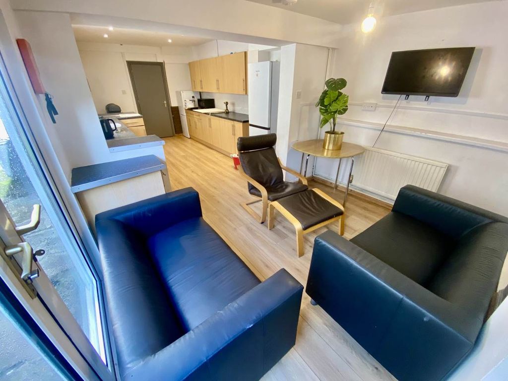 Property photo 1 of 17 Img_7913