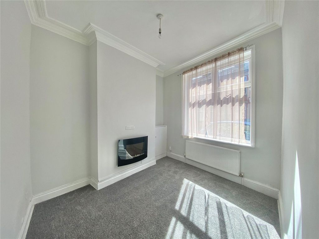 Property photo 3 of 11 Living Room