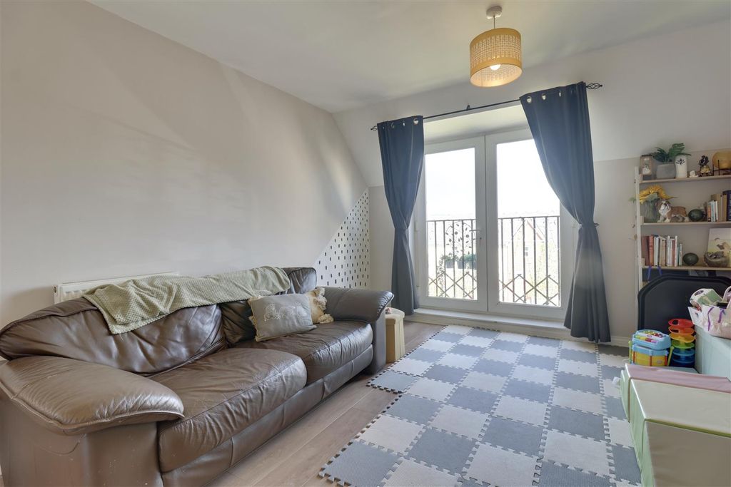 Property photo 3 of 9 Bf253B5E-2C7A-4697-Ae05-E25Ed1D75D54_1_201_A.Jpeg