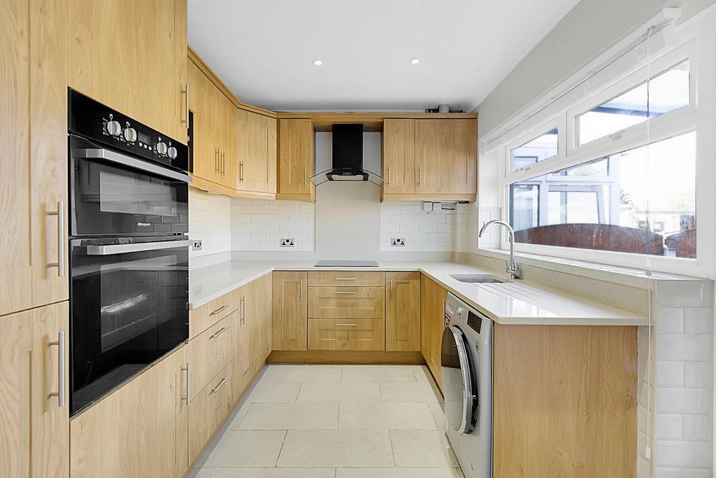 Property photo 3 of 17 4540375