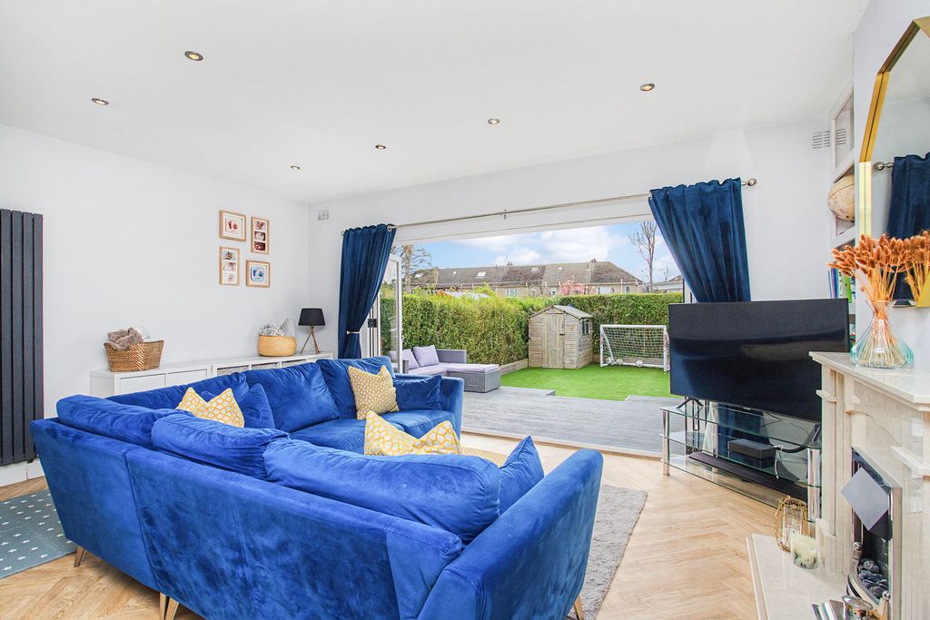 Property photo 2 of 18 Property Image 2