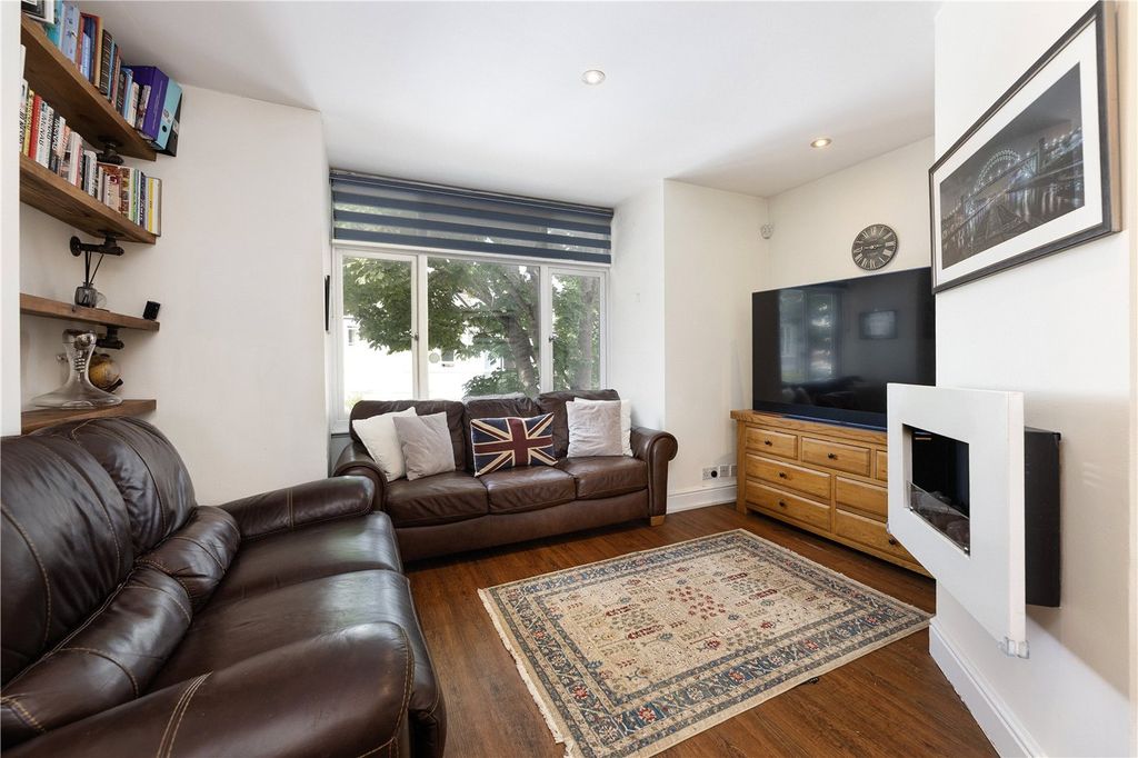 Property photo 2 of 6 Picture No. 04