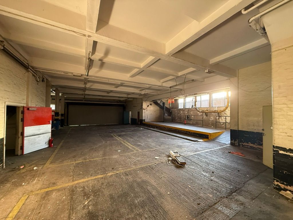 Property photo 3 of 6 Photo 6