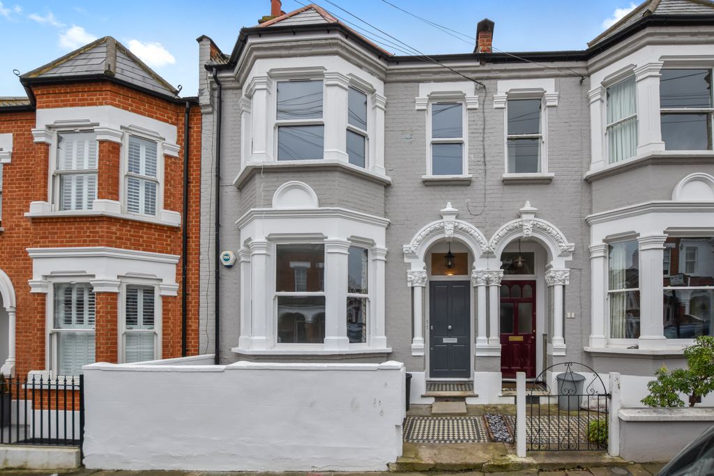 Property photo 1 of 8