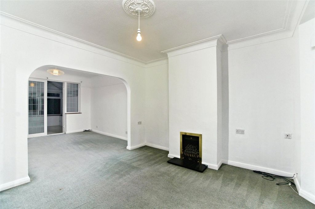 Property photo 2 of 20 Picture No. 29