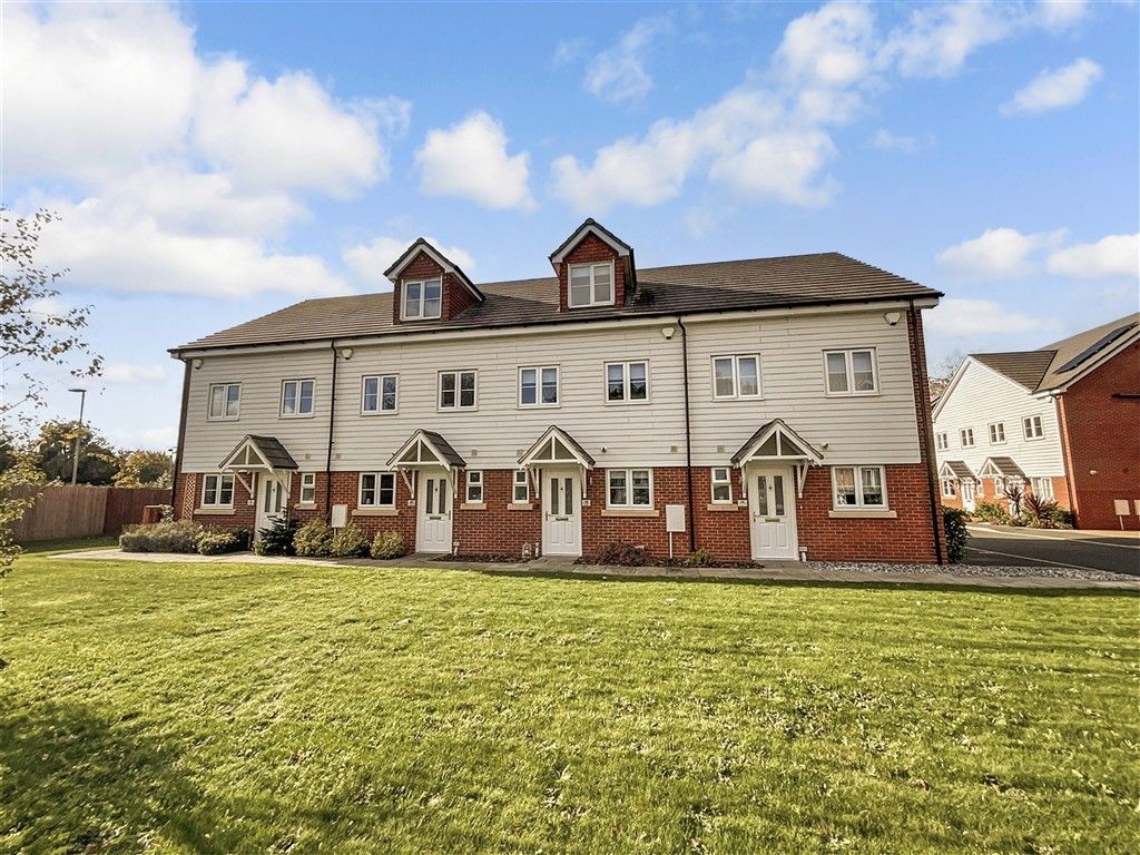 Property photo 1 of 9 Front