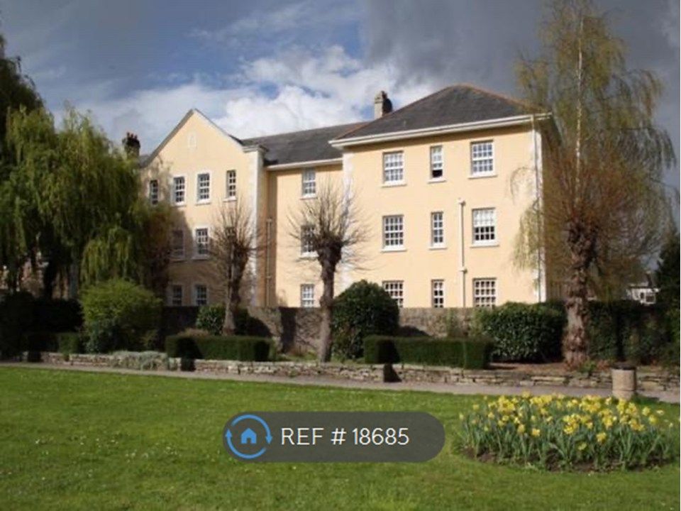 2 bed flat to rentBenedict Court, Abergavenny NP7