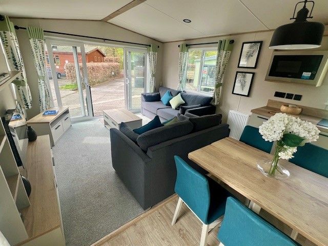 Property photo 2 of 8