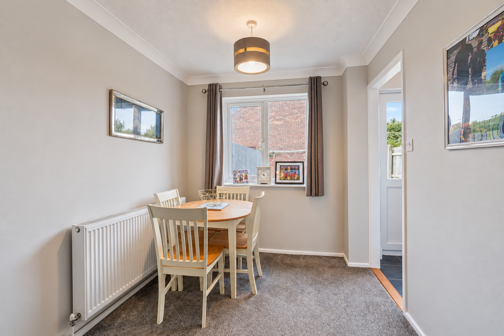 Property photo 3 of 12 014
