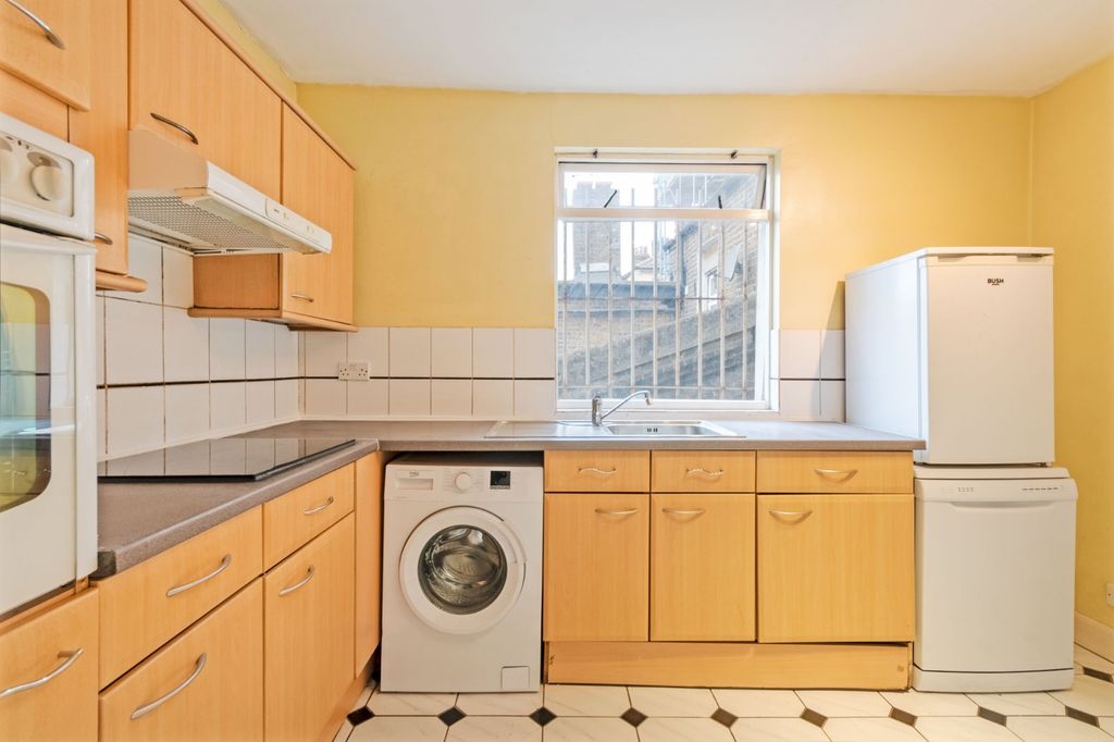 Property photo 2 of 18 Picture No. 17