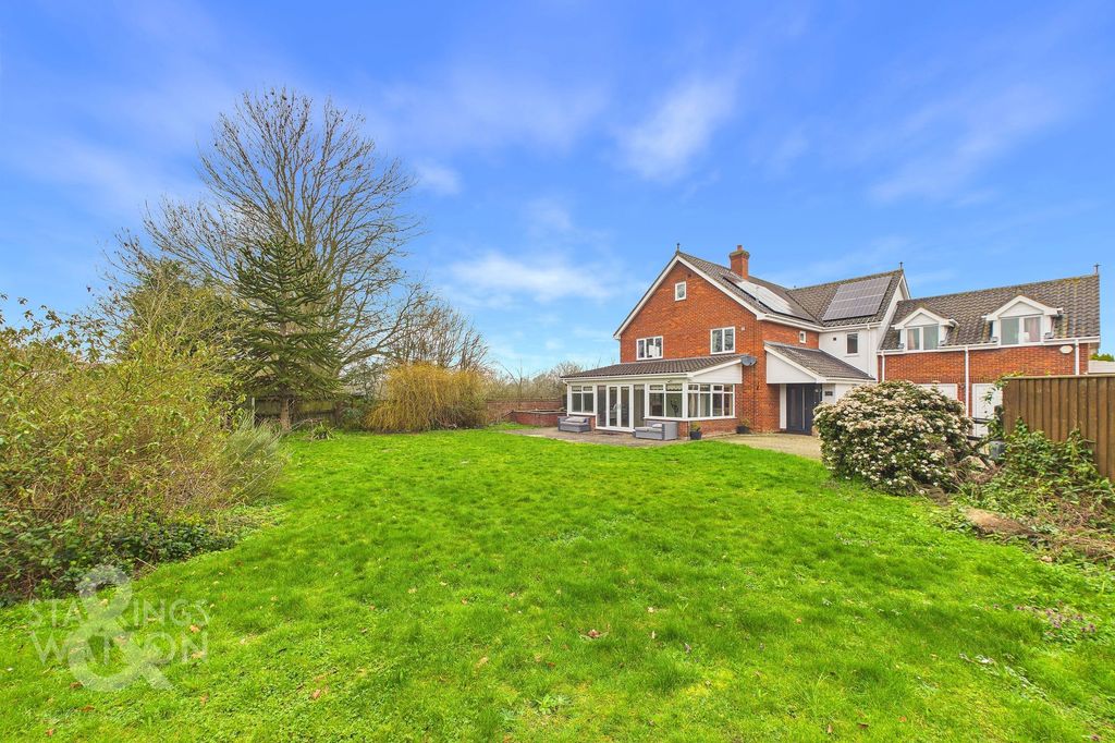 Property photo 2 of 41