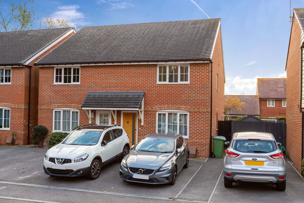 Property photo 1 of 18