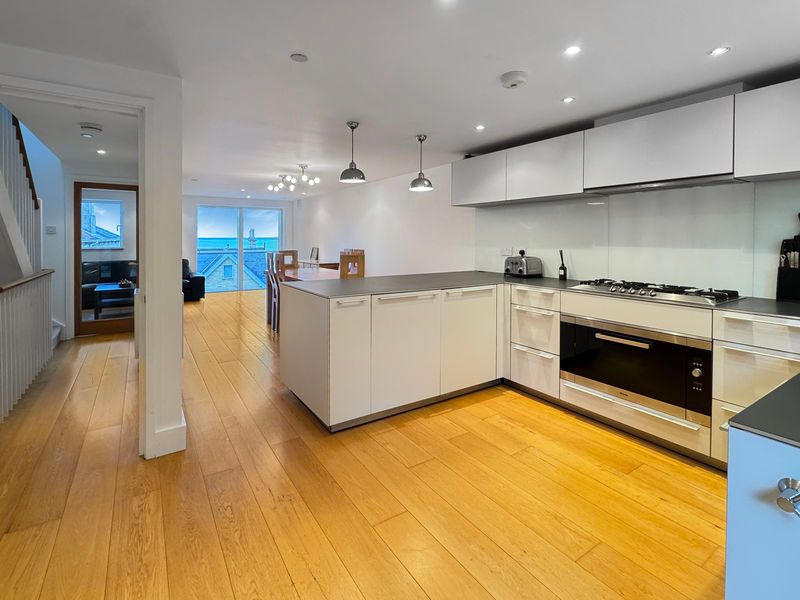 Property photo 1 of 25 Photo 16