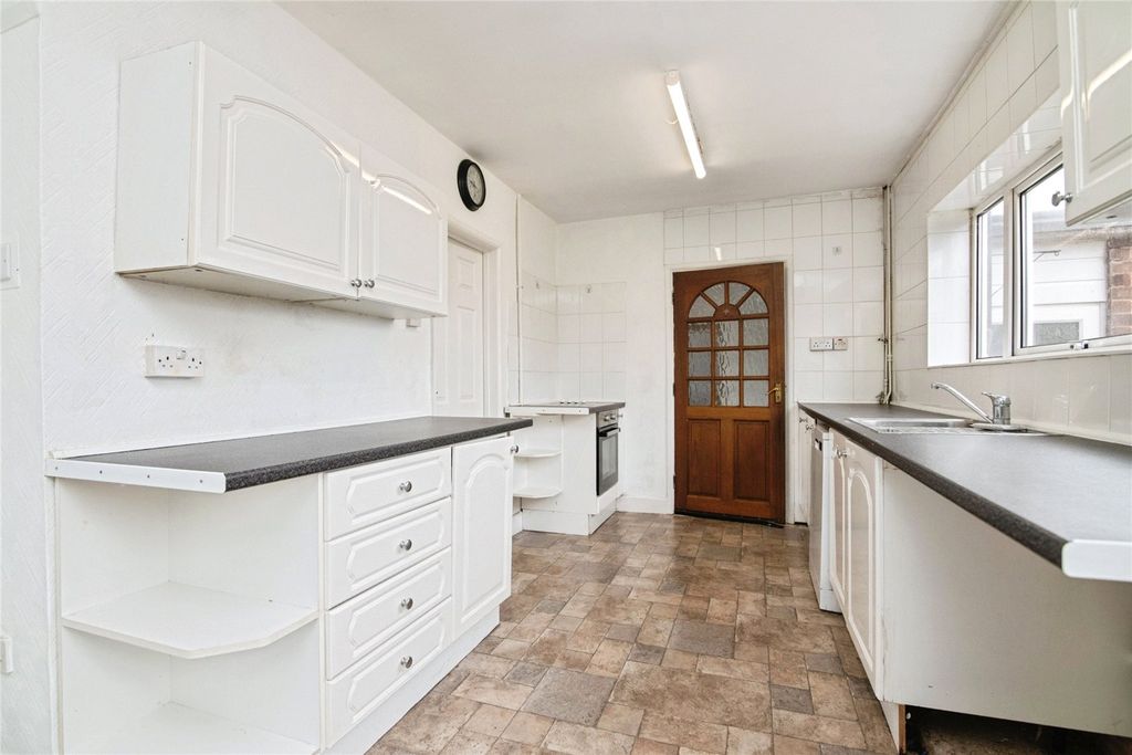 Property photo 2 of 15 Picture No. 17