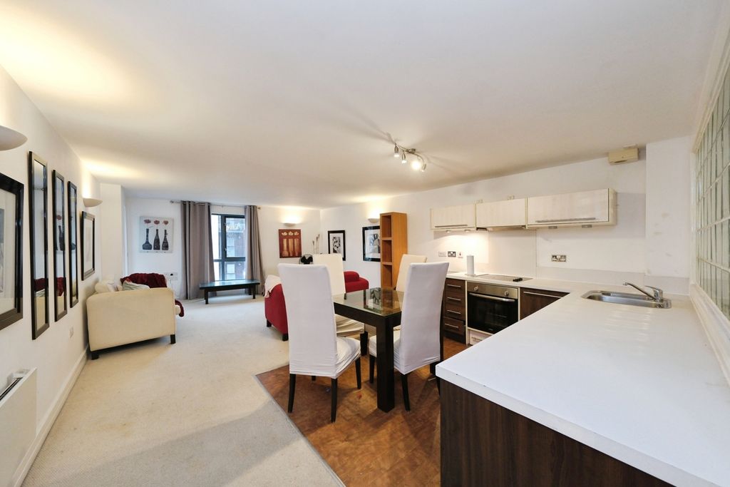 Property photo 2 of 18 Pbox-Img.Jpg