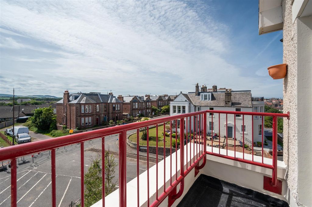 Property photo 3 of 16 Roxburghelodgewynd11-123.Jpg
