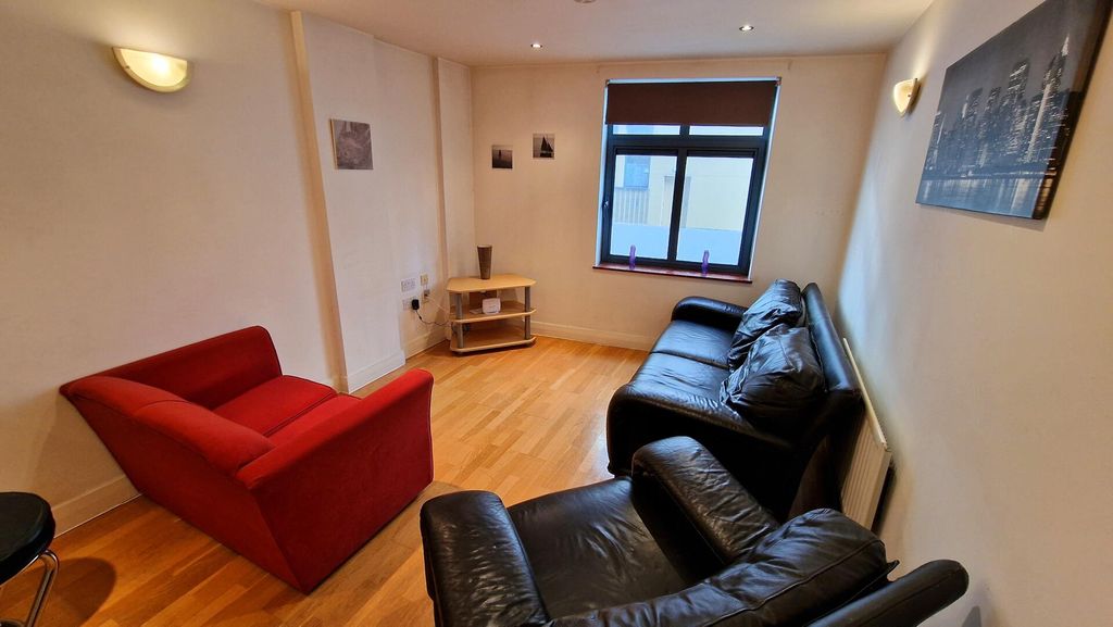 Property photo 2 of 30 Living Room