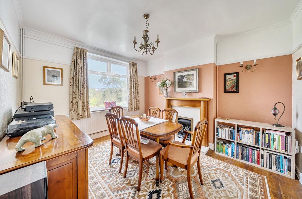 Property photo 3 of 25 1361186-16-68Dd223F3384F.Jpg