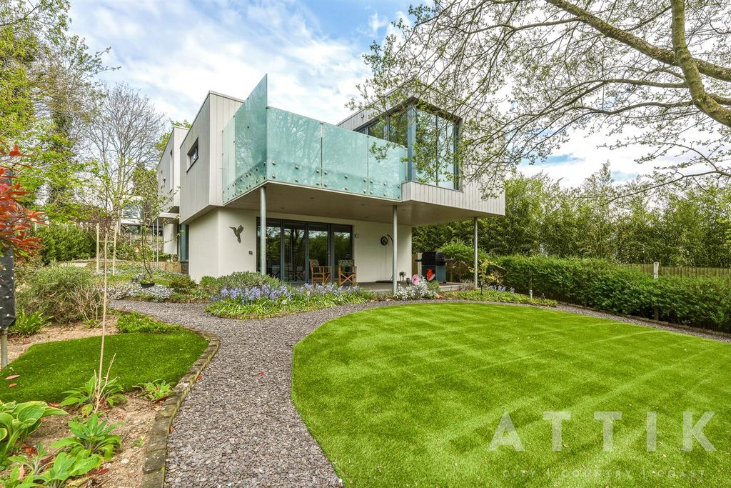 Property photo 1 of 69 Ar709788.Jpg