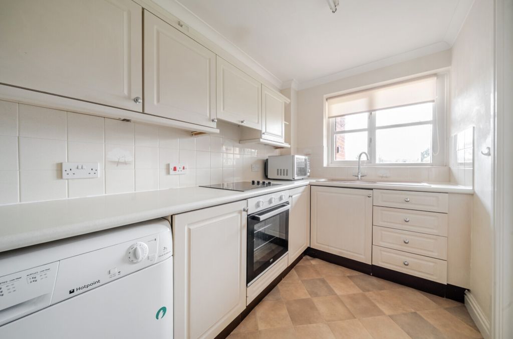 Property photo 3 of 10 1437113-8-69cd0dc17Ebd9