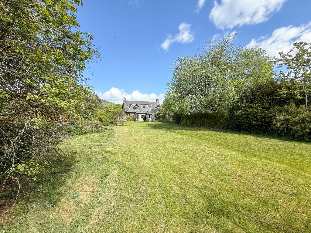 Property photo 2 of 33