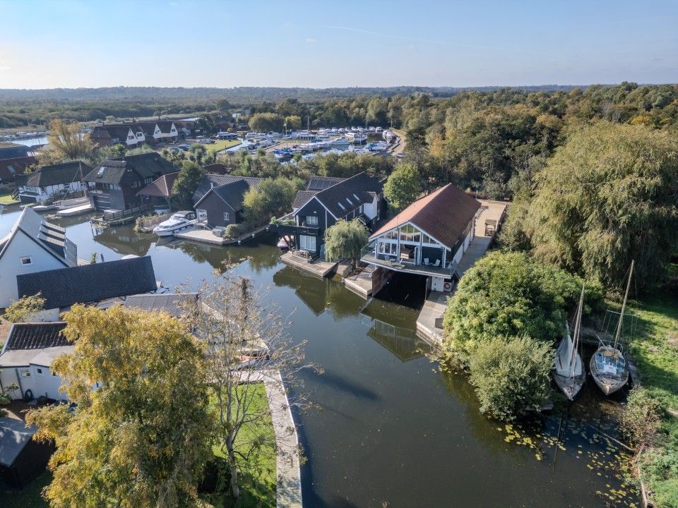 Property photo 2 of 31