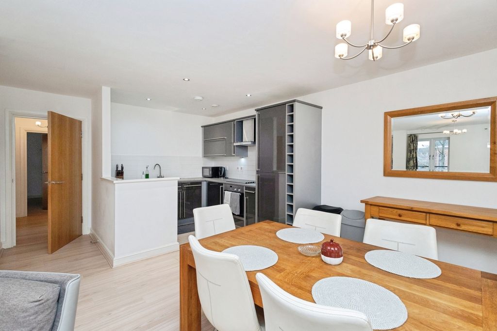 Property photo 3 of 19 Pbox-Img.Jpg