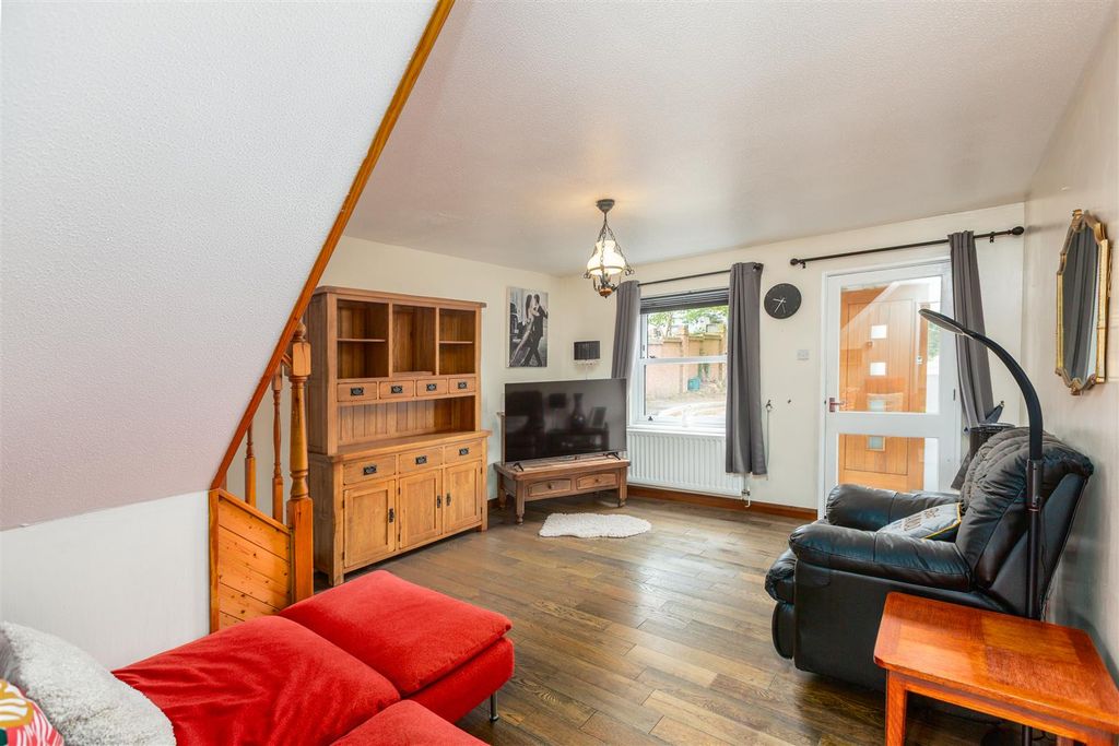 Property photo 3 of 21 Cz0A4440-Edit.Jpg