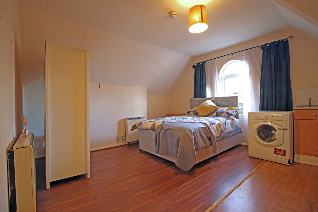 Property photo 1 of 4