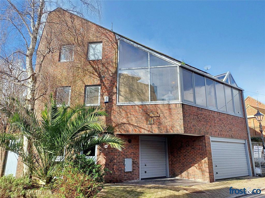 Property photo 1 of 22 Strand Street