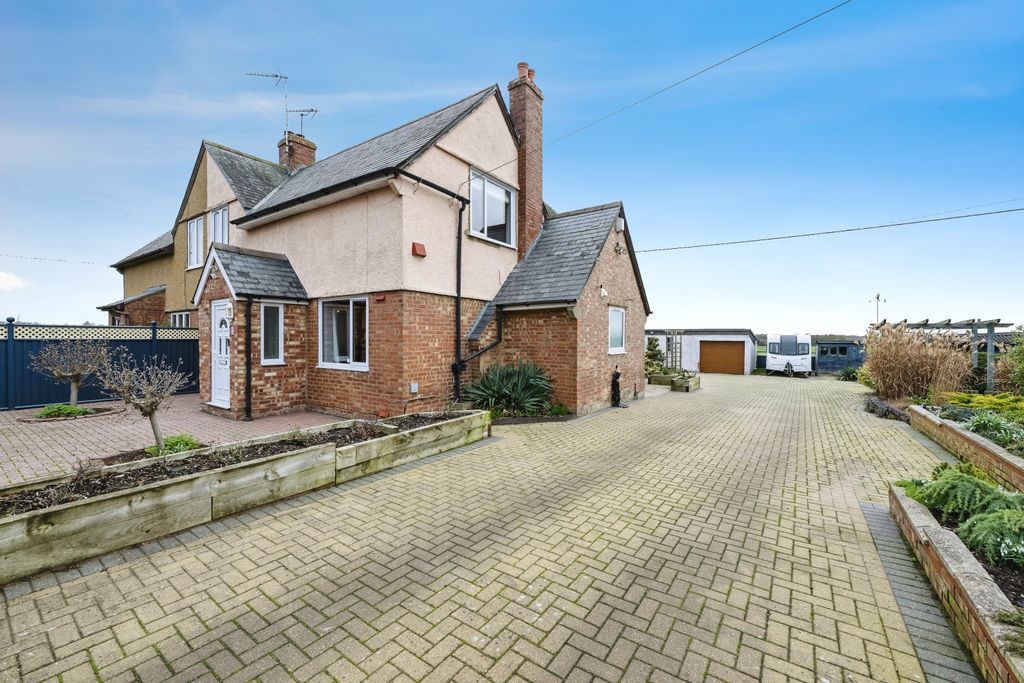 Additional image 19 of 4 bed semi-detached house for saleNewmarket Road, Teversham, Cambridge CB1