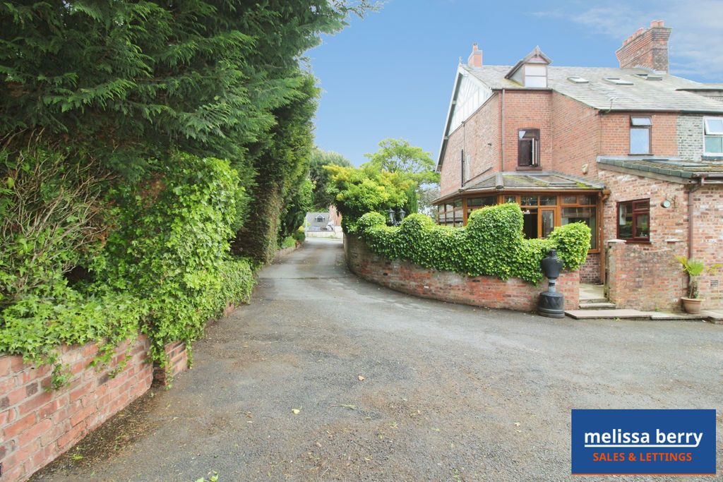 Property photo 1 of 34 Photo 8