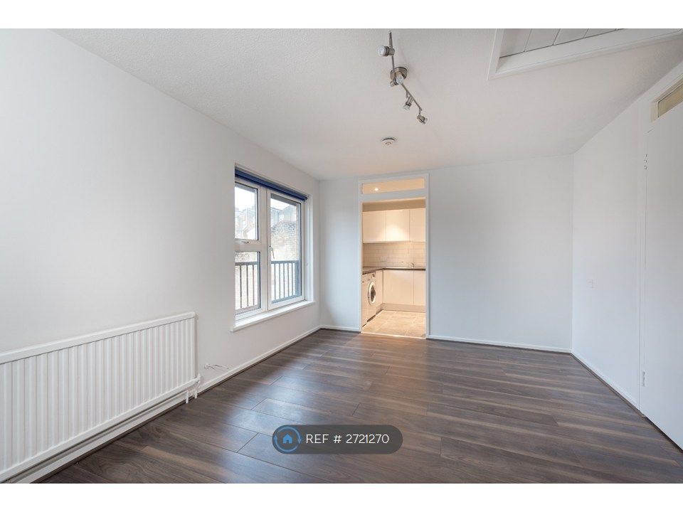 Property photo 2 of 5 Living Room