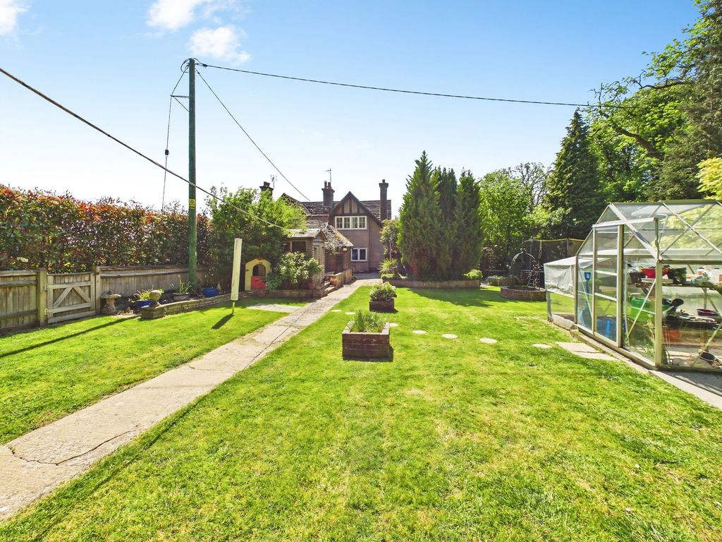 Property photo 1 of 21