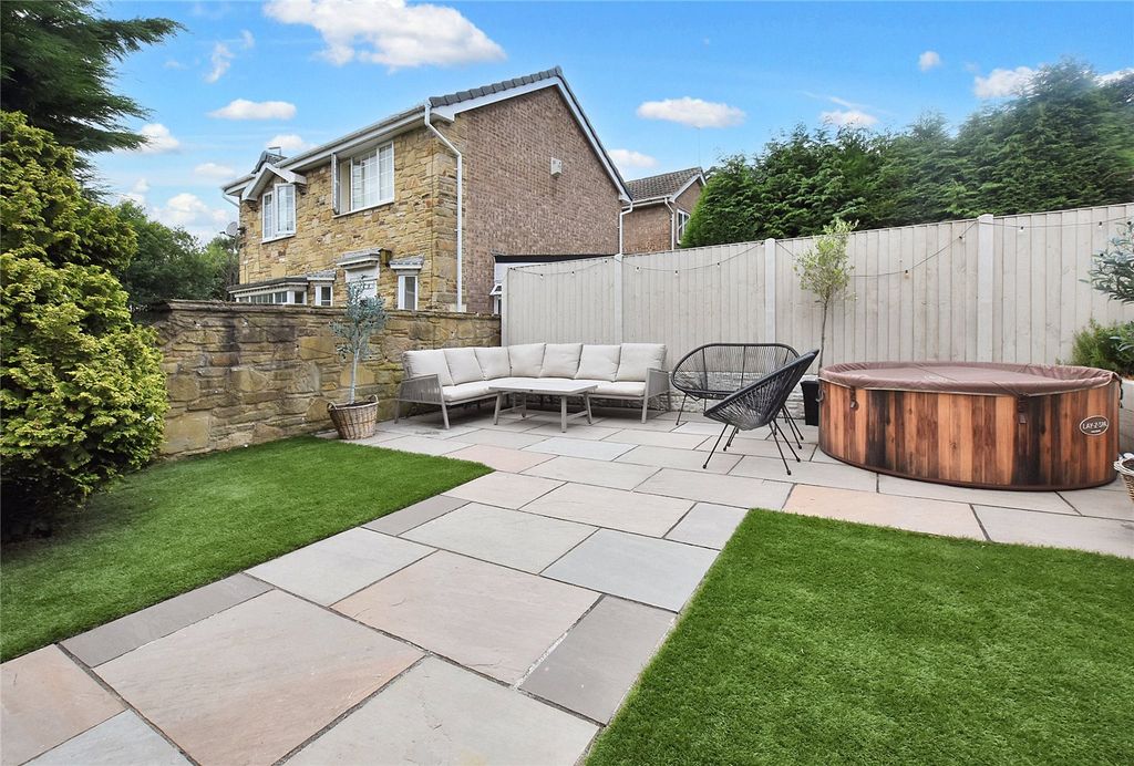 Property photo 2 of 17 Rear Garden