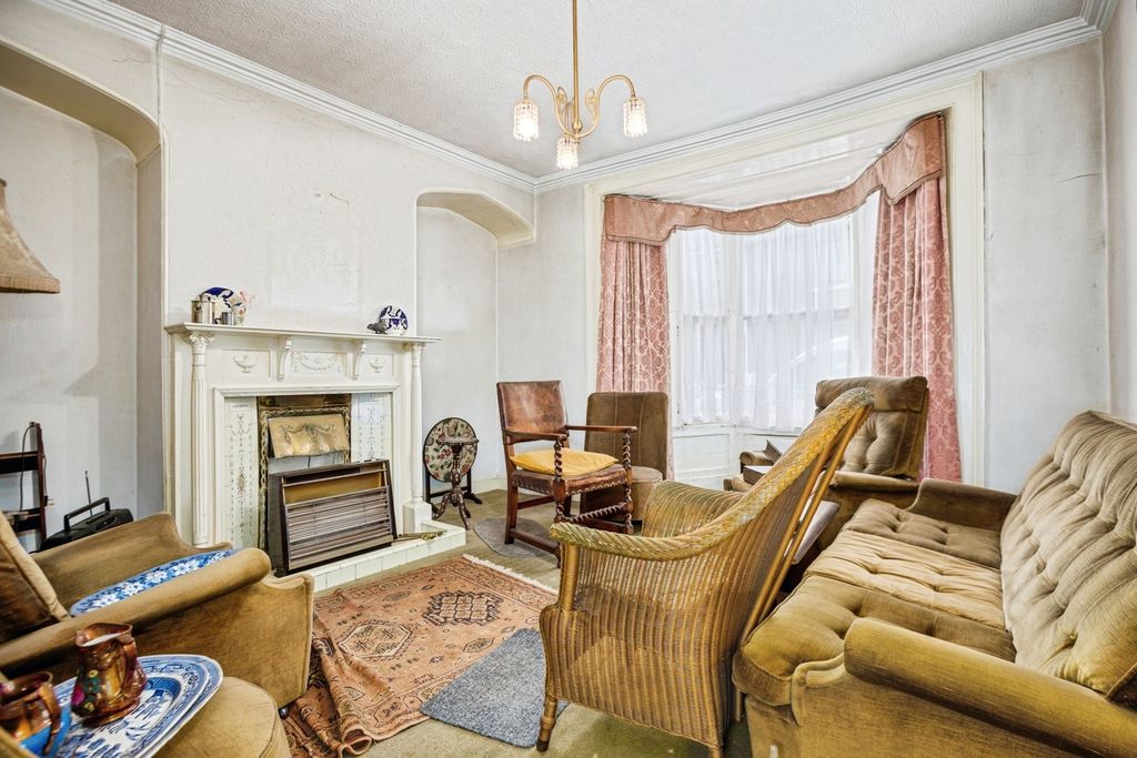 Property photo 3 of 20 Pbox-Img.Jpg