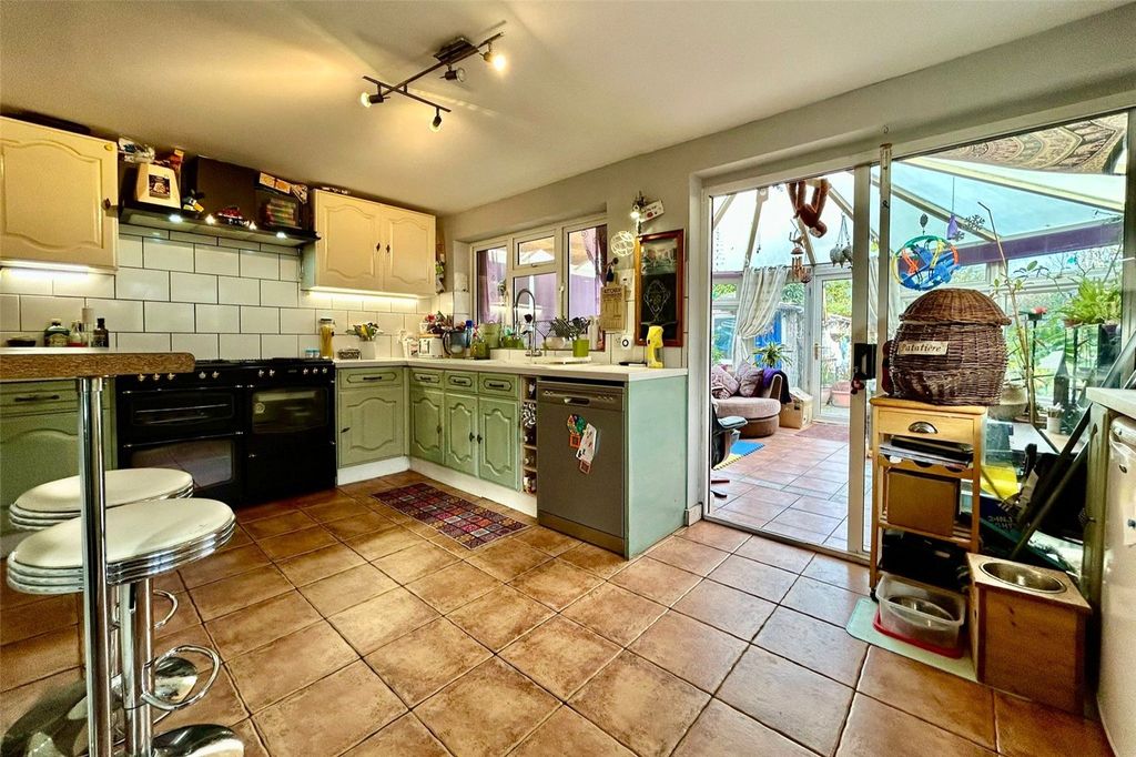Property photo 2 of 18 Picture No. 31