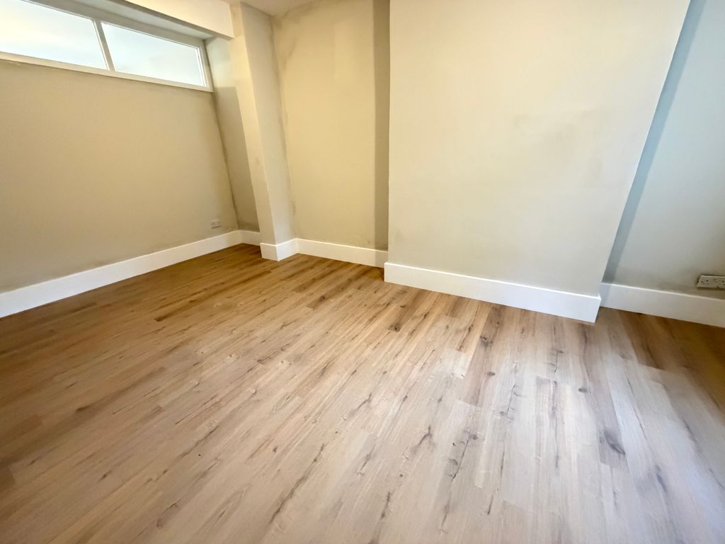 Property photo 3 of 10 Image