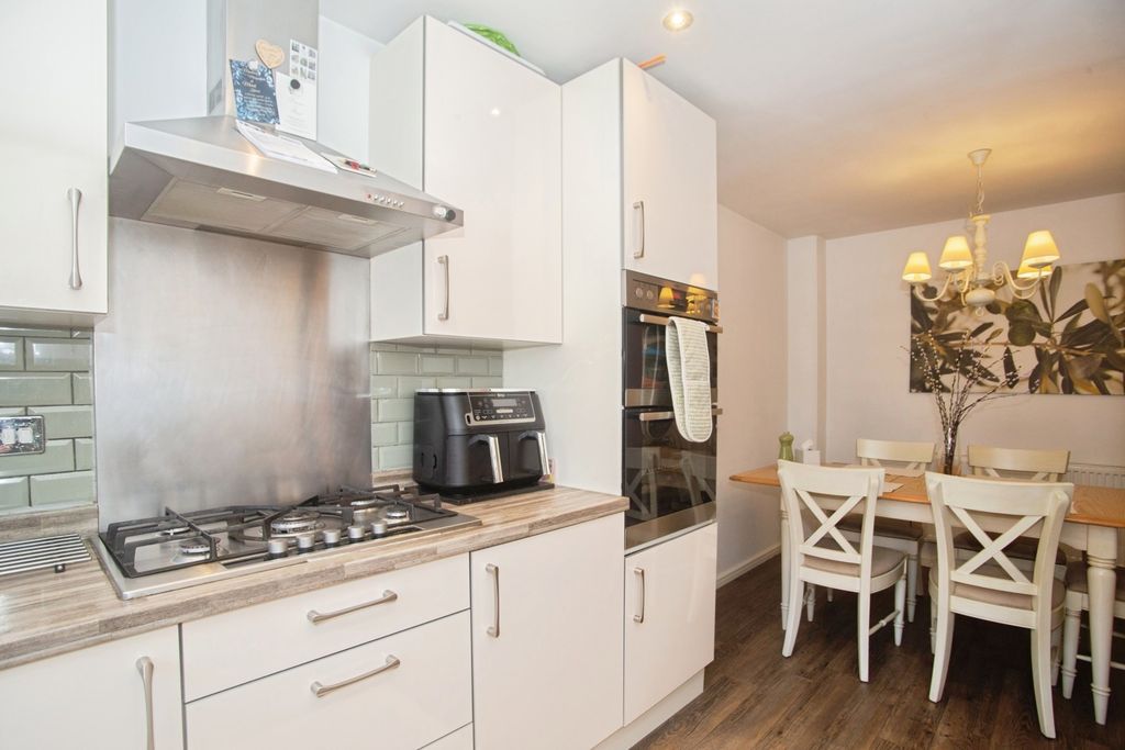 Property photo 3 of 18 Kitchen/ Diner