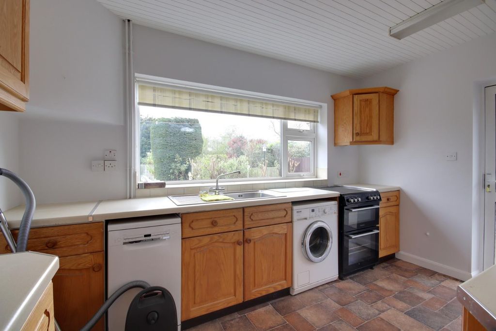 Property photo 3 of 15 Kitchen