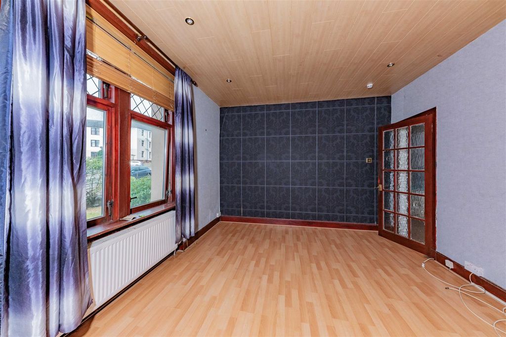 Property photo 3 of 15 Gr 17 Caird Avenue Dundee-4.Jpg