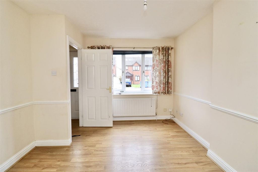 Property photo 2 of 8