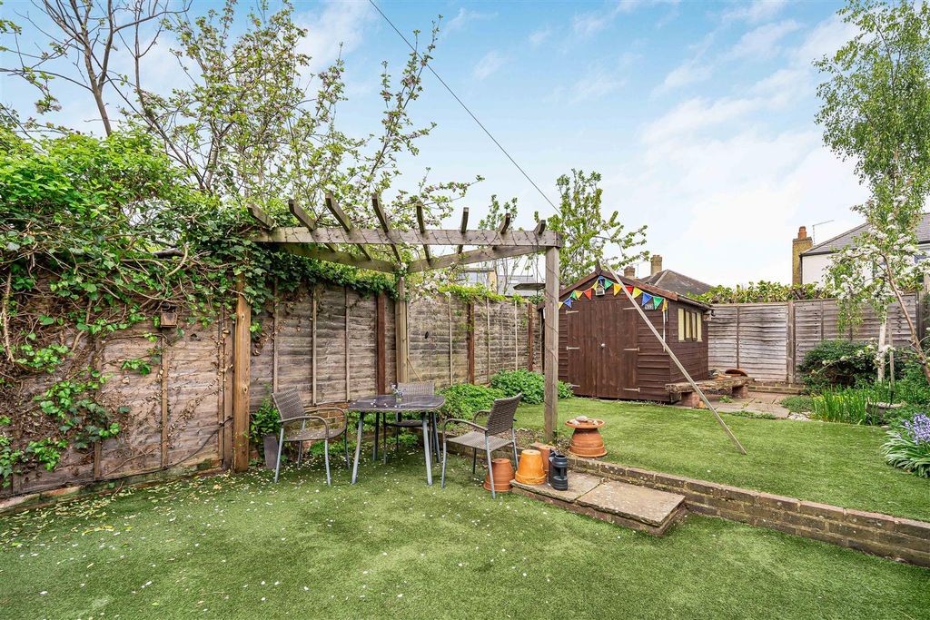 Property photo 2 of 21