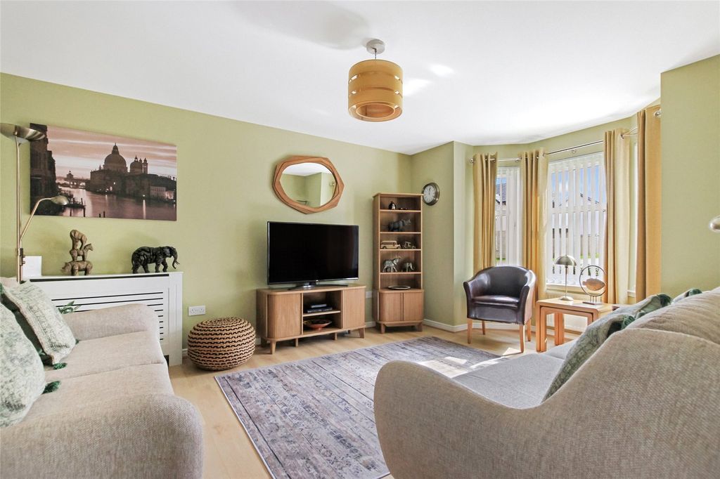 Property photo 3 of 22 Picture No. 04