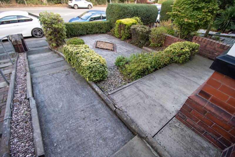 Property photo 2 of 19 Front Garden