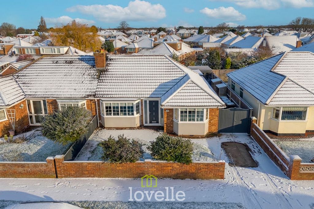 Property photo 1 of 28