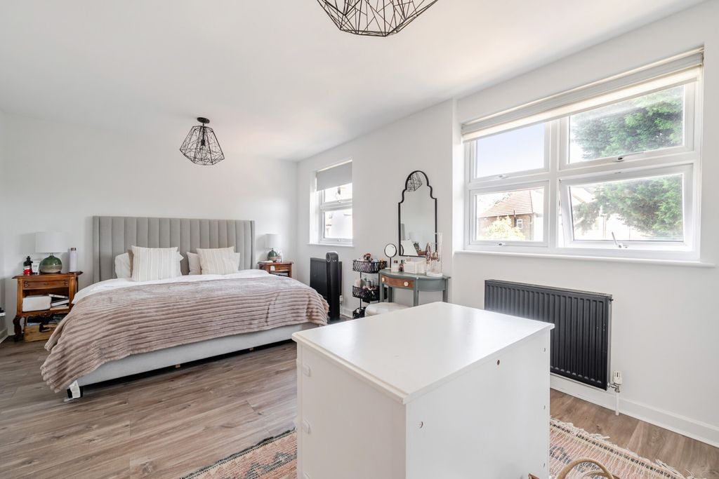 Property photo 3 of 17 1497276-14-6A6776...